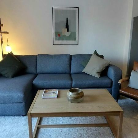 Stylish City-Centre Apartment With Balcony Ливърпул Екстериор снимка
