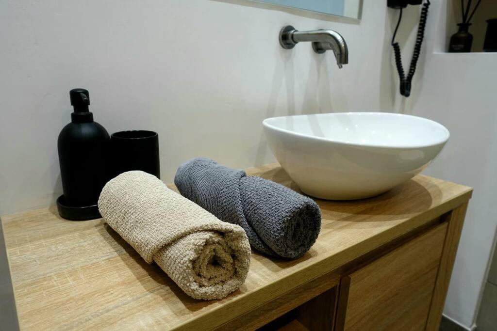 Stylish City-Centre Apartment With Balcony Ливърпул Екстериор снимка